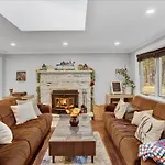 Serene Pocono Escape Hot Tub Lake Access