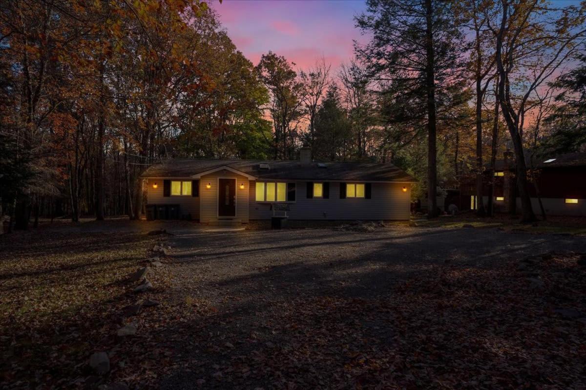 Holiday home Serene Pocono Escape Hot Tub Access Albrightsville