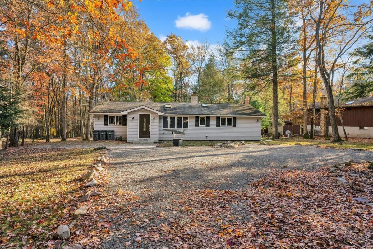 Serene Pocono Escape Hot Tub Access *